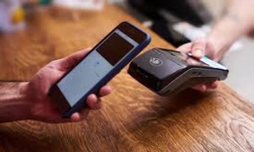 jiaodi/jiaodi
抹茶, 提币, tpwallet, 手续费/guanjianci

抹茶提币到tpwallet手续费详解
在数字货币的世界中，提币手续费是用户在进行资产转移时必须考虑的一个重要因素。尤其是当通过不同的交易平台进行资金的流动，比如从抹茶（BitMart）交易所提取资金到tpwallet（一个流行的数字货币钱包）时，手续费的细节更加需要被重视。本文将围绕“抹茶提币到tpwallet手续费”这一话题进行深入解析，包括手续费的计算方式、影响因素、减少手续费的方法以及常见的疑问解答。

一、抹茶交易所的提币手续费概述
抹茶交易所作为一家知名的数字货币交易平台，在进行数字资产交易和提币时，各类手续费的透明度直接影响用户的使用体验。抹茶所收取的提币手续费是根据用户选择的数字货币种类以及网络拥堵情况而有所不同。在提币前，用户可以在平台上查看不同数字货币的当前手续费状态，通常以Proof of Work（工作量证明）算法运行的币种其费用可能会受到矿工费的影响，而使用Proof of Stake（权益证明）的币种相对费用较低。

二、tpwallet简介
tpwallet是一款多链的数字货币钱包，支持多种数字资产的存储、交易和管理。面对不同的数字货币，tpwallet提供了相对安全且便捷的管理方案，用户可以轻松实现资产之间的转移。tpwallet支持提币到多个不同的交易平台和钱包，因而成了很多用户的首选。然而，需要注意的是，在提币到tpwallet时，用户同样需要关注相关的手续费，确保在提币时不会因为手续费而造成不必要的损失。

三、提币到tpwallet的手续费计算方式
提币手续费通常有固定费用与动态费用两种计算方式。固定费用是指每笔交易都收取相同的手续费，而动态费用则依据网络的实际拥堵情况而有所不同。以抹茶交易所为例，用户在提取一定量的数字货币时，手续费可能是一个固定值，比如0.001 BTC，或是根据网络状态动态变化，从而使得用户在不同时期提币的成本并不相同。
此外，不同的数字货币在提币到tpwallet时的手续费也存在差异。例如，比较受欢迎的比特币（BTC）在提币时所需的手续费通常较高，而一些交易量较小的代币可能会有较低的手续费，这与资产的流动性、市场需求以及网络运作相关。此外，在选择提币时，用户还需要考虑到tpwallet本身的接收费用，这将影响到最终用户实际收到的资金量。

四、影响抹茶提币手续费的因素
在提币过程中，有几个关键的因素直接关系到手续费的高低：
ul
li网络状态：网络拥堵情况直接影响手续费，区块链技术的延迟将导致用户为了快速确认交易而支付更高的费用。/li
li币种类型：不同种类的数字货币在提币时的手续费不同，通常情况下流动性大的币种费用较高。/li
li提币数量：有的时候，根据提币的多少，手续费会设有不同阶梯，提币越多，手续费可能会按照一个比例降低。/li
li时间：有些交易平台在特定时段可能会推出手续费减免的活动，用户在选择提币时间时可以参考这一点。/li
/ul

五、如何减少提币到tpwallet的手续费
对于频繁进行加密货币交易的用户而言，降低手续费显得尤为重要。下面是几种有效减少提币手续费的方法：
ul
li选择合适的时间提币：了解信息并时刻关注网络拥堵情况，以选择网络较为畅通的时间进行提币，这样可以有效降低手续费。/li
li使用手续费更低的币种：在提币时，用户可以选择手续费较低的数字货币进行转账，这将直接影响到整体的成本。/li
li参与手续费减免活动：许多交易平台会不定期推出手续费减免的活动，时常关注抹茶交易所的活动页面。/li
li进行大额提币：一些平台在提币数额达到一定水平时会降低手续费，因此，用户可以尝试进行大额提币。/li
/ul

六、常见问题解答

问题一：抹茶提币到tpwallet常见的错误操作有哪些？
提币时错误操作容易导致用户资金的损失，因此了解常见错误至关重要。以下是一些常见的错误操作及其解决办法：
ul
li输入错误的钱包地址：用户在提币时需格外小心钱包地址的输入，其实可以复制粘贴以确保地址无误；/li
li选择不支持的币种：确保tpwallet支持正在提币的币种类型，特别是在添加新币时需确认；/li
li诸如提币数量小于最低提款要求：很多平台设有最低提款限制，若未达到将无法进行提币；/li
/ul
为了避免上述错误，用户可以提前进行充分的准备，比如创建一个详细的步骤指南，在每一步确认信息再执行转账操作。

问题二：如何查看抹茶的提币手续费？
查看抹茶的提币手续费主要步骤如下：
ul
li登录到抹茶账户，进入“资金管理”或“钱包”页面；/li
li选择要提取的币种，系统通常会自动显示当前的手续费信息；/li
li可以参考抹茶官网或公告，了解详细的手续费介绍，以及是否有手续费减免活动。/li
/ul
建议用户在实际提币前做好页面的截图，以增加后续的追缴和跟踪便利。

问题三：tpwallet是否有接收手续费？
tpwallet作为一个存储和管理数字资产的工具，其实在接收资产时也可能会涉及一定的手续费，不过具体会根据用户所选择的币种而有所不同。处理的方式为：
ul
li某些币种的转账，会涉及到网络费用，这种情况下用户接收到的资产实际可能会低于转账时发送的金额。/li
litpwallet本身不直接收取手续费，但在资产转移过程中需要注意网络对手续费的要求。/li
/ul
用户在使用tpwallet前，最好熟悉所管理资产的相关规则及费用，以便能有效规划自己的资金流动。

问题四：抹茶提币到tpwallet多久到账？
提币到账时间通常与多方因素有关，包括币种类型、网络状态等。一般来说：
ul
li比特币提币一般需约10分钟至1小时到账，较为流行的以太坊大多在5至30分钟。/li
li在网络拥堵期间，可能需要更多的时间，用户可以通过区块链浏览器实时查看交易状态；/li
/ul
建议用户在提币后耐心等待，同时保持对提币状态的跟踪，以确保资金安全。

总结而言，抹茶提币到tpwallet的手续费和到账时间受多个因素的影响。用户在进行提币前一定要做充分的准备，学习相关知识，才能最大限度降低风险，并高效地管理自己的数字资产。